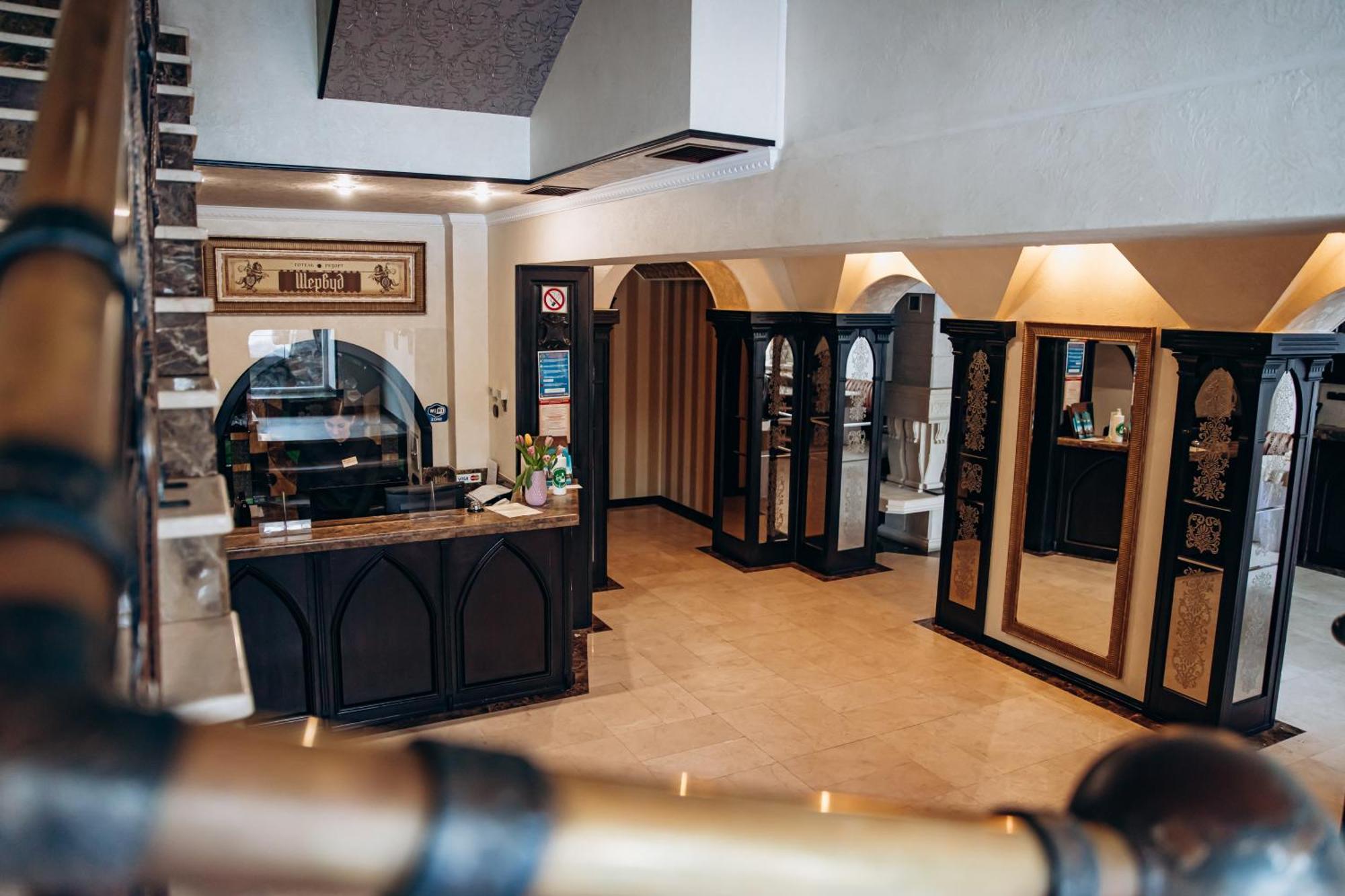 Sherwood Hotel Долгомостиска Экстерьер фото